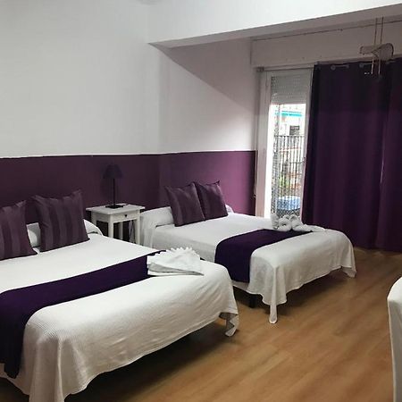 Hostal Muntaner Barcelona Bagian luar foto