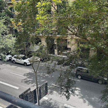 Hostal Muntaner Barcelona Bagian luar foto