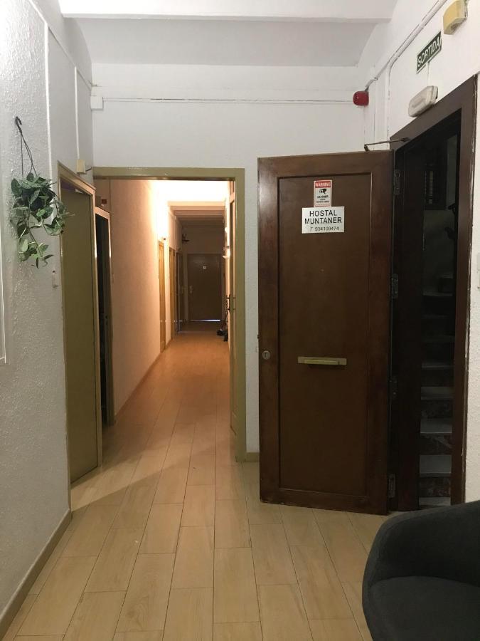 Hostal Muntaner Barcelona Bagian luar foto